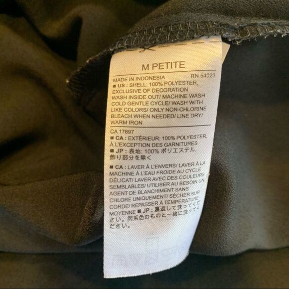 Banana Republic petite black sleeveless notch blouse medium - Picture 5 of 7